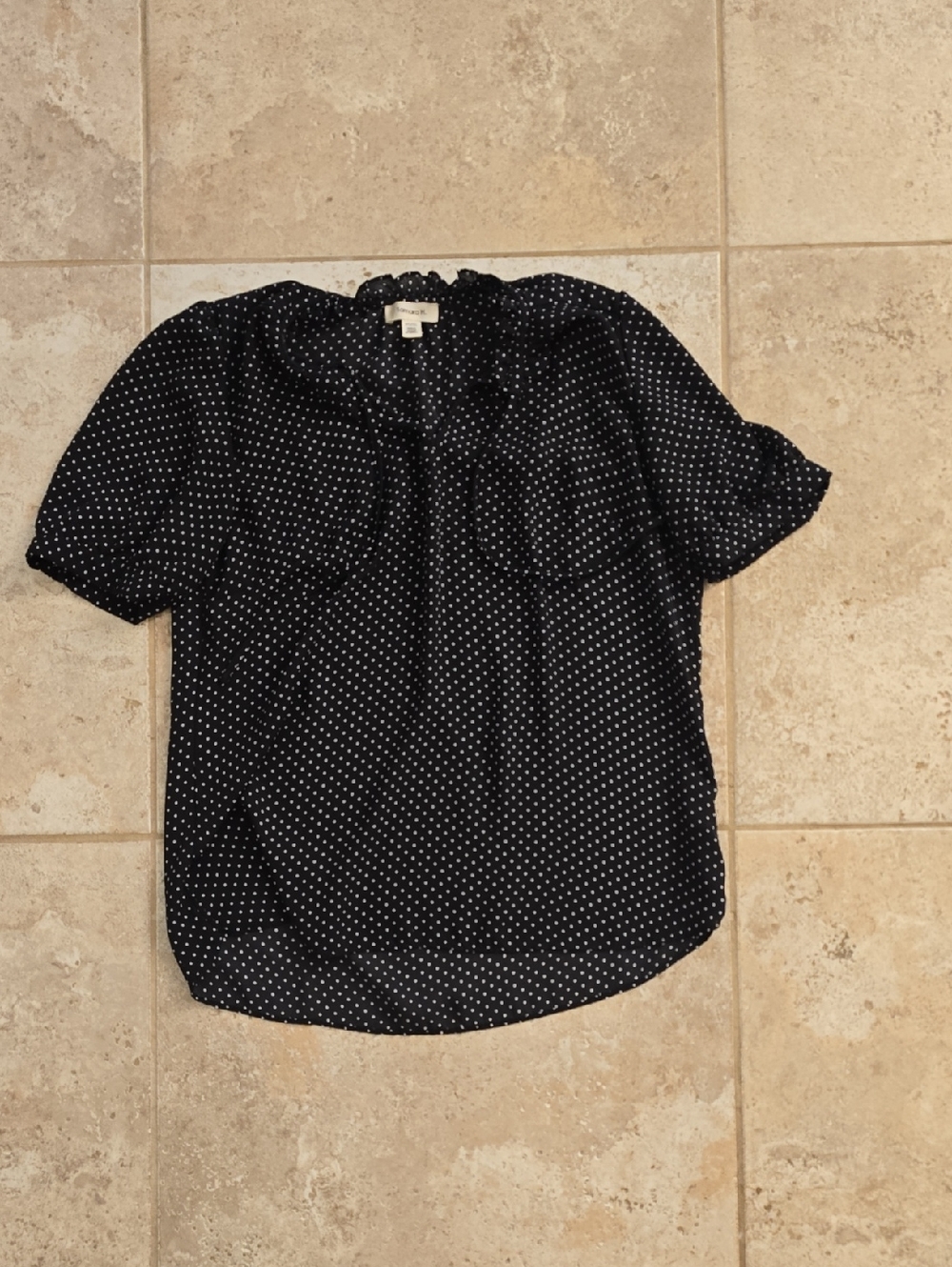 Medium Polka Dot Short-Sleeve Blouse - Black